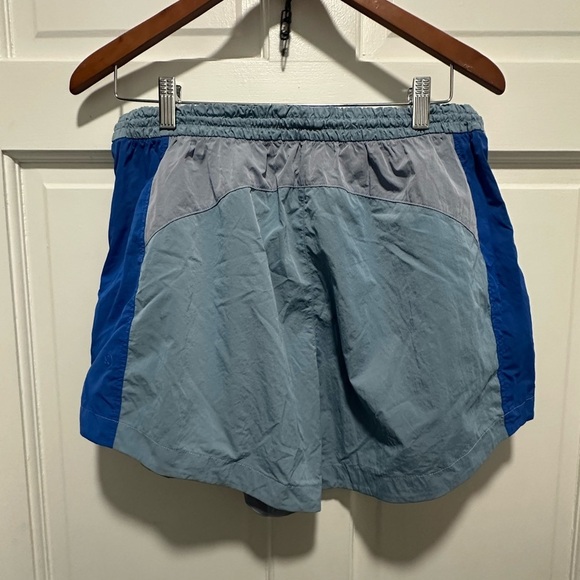 Lululemon Evergreen High-Rise Short 4.5"
Wild Bluebell size 8 EUC - Picture 5 of 5